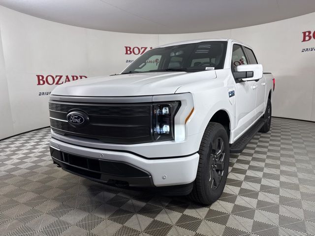 2025 Oxford White Ford F-150 Lightning Lariat AWD Truck