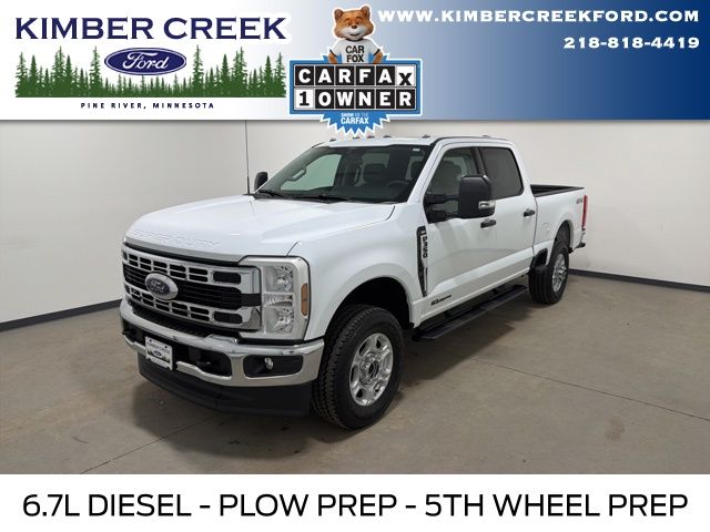 Oxford White 2026 Ford F-350 Super Duty XLT Crew Cab 4WD Pickup Truck Four-Wheel Drive Automatic