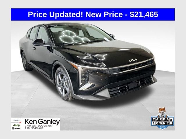 Aurora Black Pearl 2025 Kia K4 Sedan Front-Wheel Drive Continuously Variable Transmission