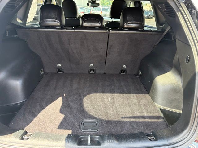 Used 2024 Black Jeep Latitude image 34