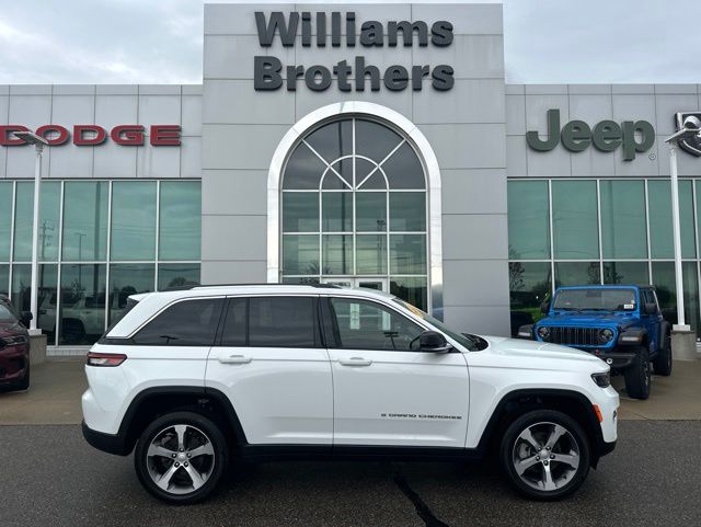 2023 Jeep Grand Cherokee Limited - Bright White Clearcoat exterior view 6
