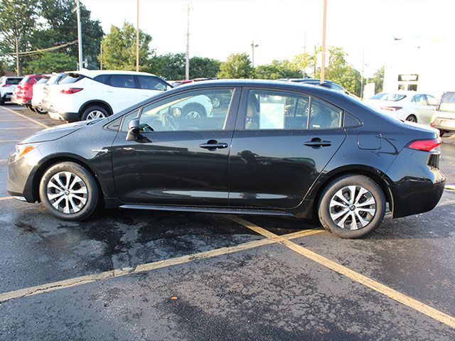 Used 2020 Black Sand Pearl Toyota LE image 7