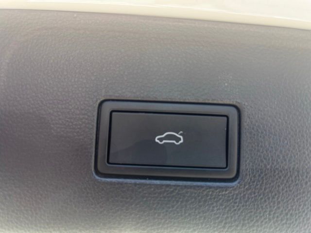 2023 Volkswagen Atlas 3.6L V6 SE w/Technology White at Sutliff Volkswagen