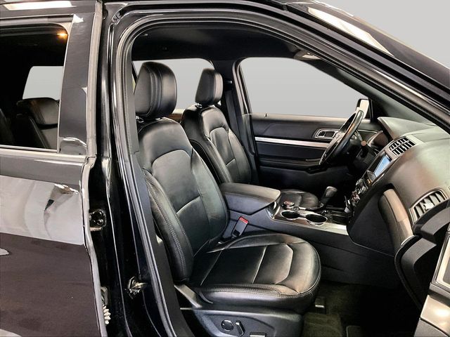 2018 Ford Explorer XLT Black at Subaru and VW of Moon Township