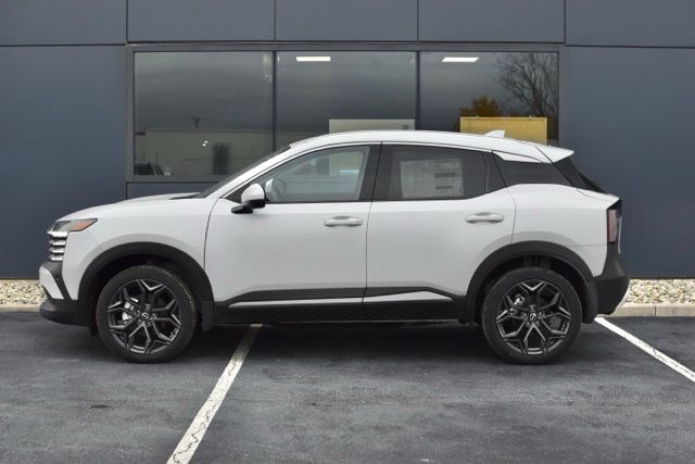 New 2025 Nissan Kicks SR