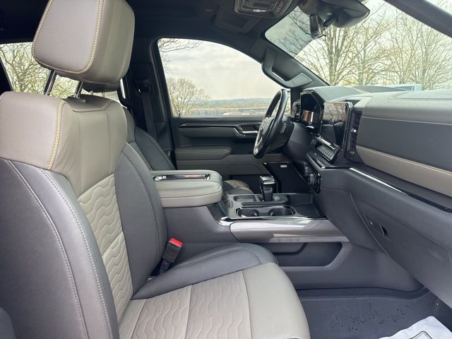 Used 2022 Black Chevrolet ZR2 image 10