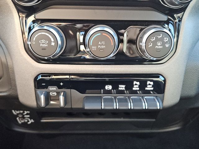 2026 Ram 2500 Black Express Crew Cab 4x4 6'4" Box