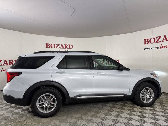 2025 Space White Metallic Ford Explorer Active RWD SUV
