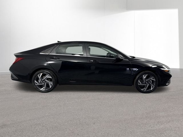 New 2025 Hyundai Elantra Hybrid For Sale in Indianapolis, IN
