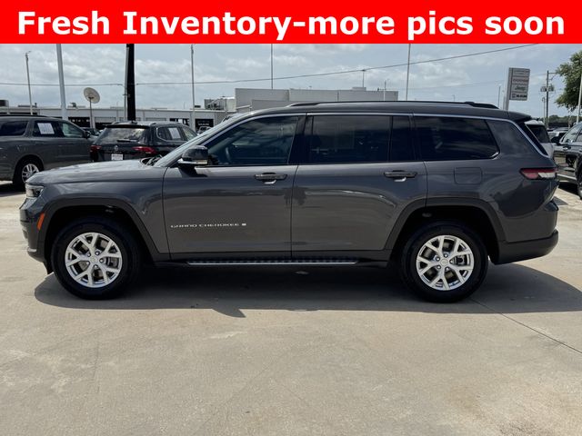 2023 Jeep Grand Cherokee L Limited Gray at Community Kia