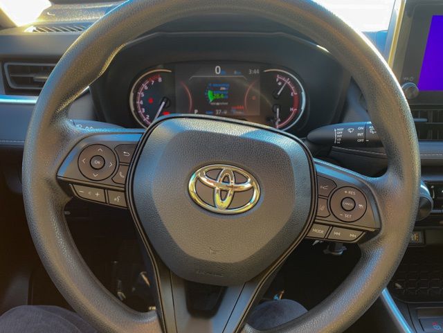 2024 Toyota RAV4 LE 16