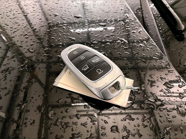2022 Hyundai Tucson Hybrid SEL Convenience Black at Bob Ruth Ford
