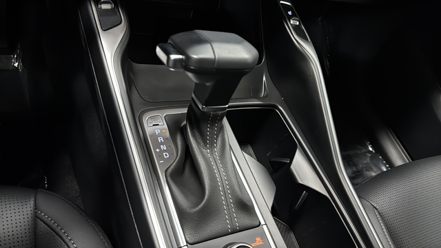 Used 2025 Black Kia X-Line EX image 19