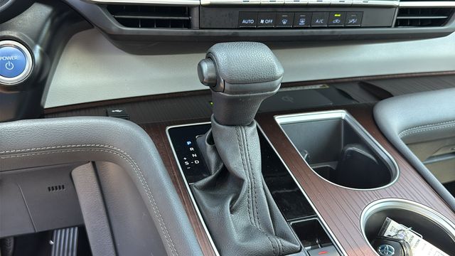 Used 2024 Toyota Sienna Van