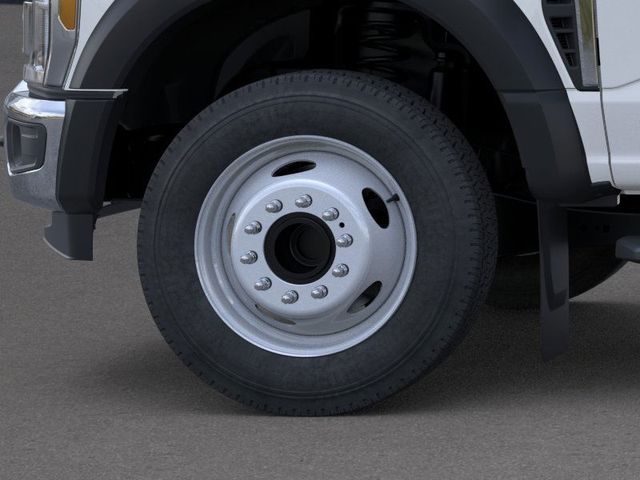 New 2026 Ford Super Duty F-450 Chassis Regular Cab (DRW) 169" Wheelbase XL