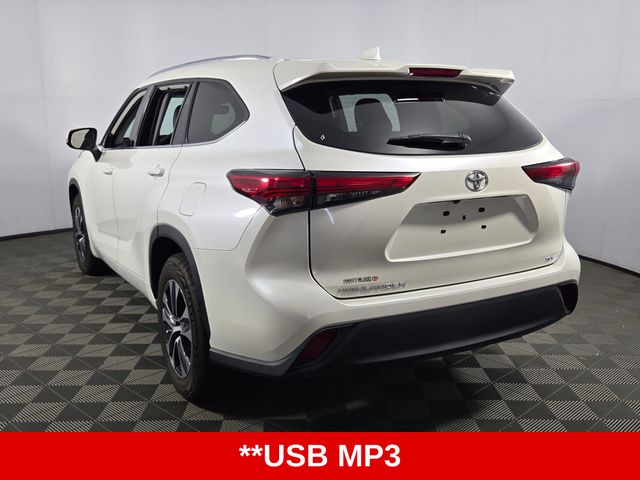 Used Midnight Black Metallic 2021 Toyota Highlander XLE for Sale