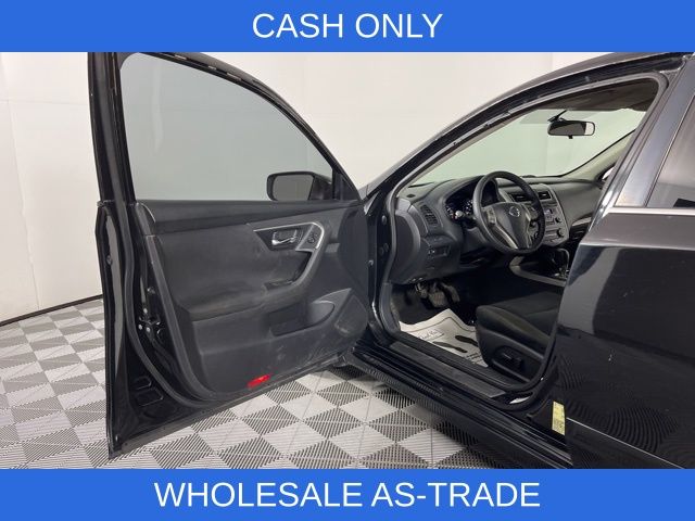 2015 Super Black Clearcoat Nissan Altima 2.5 S FWD Sedan