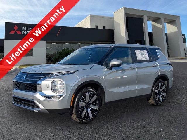 Silver 2026 Mitsubishi Outlander SE FWD SUV / Crossover Front-Wheel Drive Continuously Variable Transmission