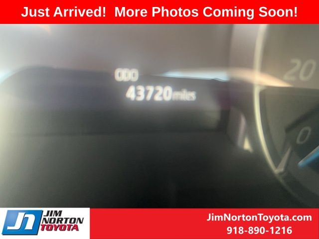 2021 Toyota Highlander Hybrid XLE 10