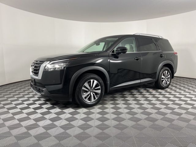 2022 Nissan Pathfinder SL 5