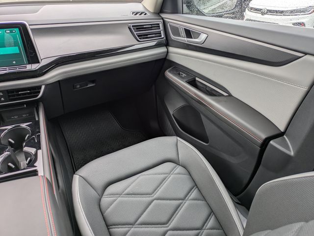 2025 Volkswagen Atlas 2.0T Peak Edition Green at Matthews Motors of Wilmington