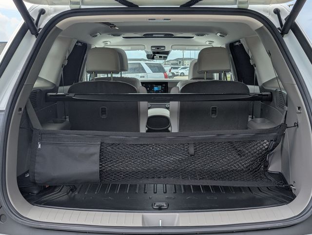 2026 Hyundai Palisade Hybrid Blue SEL Premium White at Baytown Hyundai