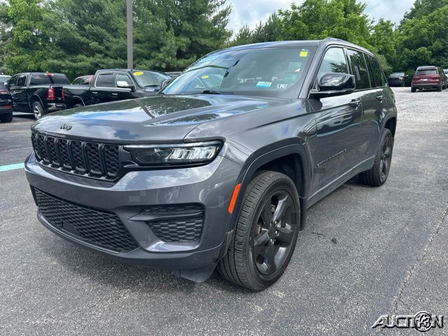Baltic Gray Metallic Clearcoat 2023 Jeep Grand Cherokee SUV / Crossover Four-Wheel Drive 8-Speed Automatic