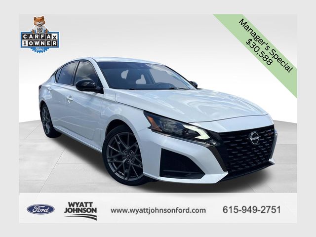 Pearl White Tricoat 2023 Nissan Altima Sedan Front-Wheel Drive Continuously Variable Transmission