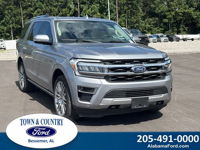 Iconic Silver Metallic 2022 Ford Expedition SUV / Crossover Four-Wheel Drive Automatic