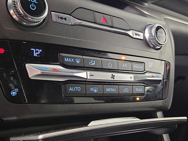 2020 Ford Explorer XLT photo