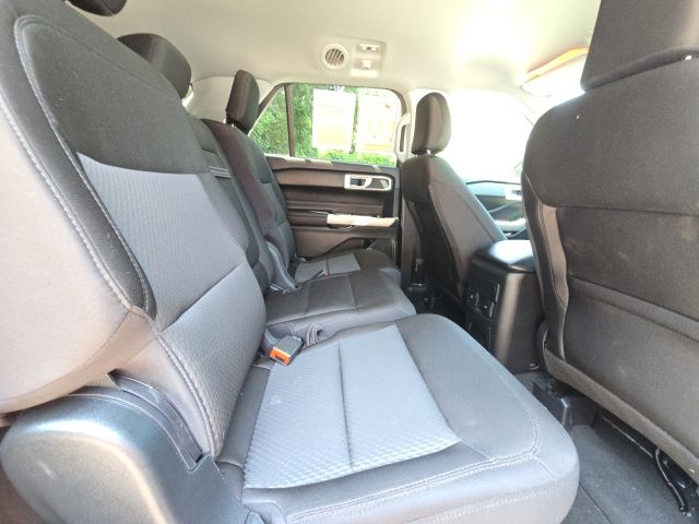 2023 Ford Explorer XLT:B02480