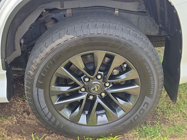 Used 2021  Lexus 460 image 36