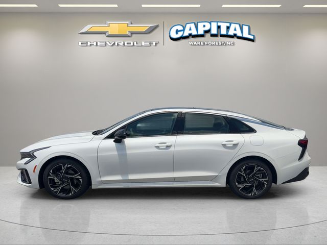 Used 2025 White Kia GT-Line image 2