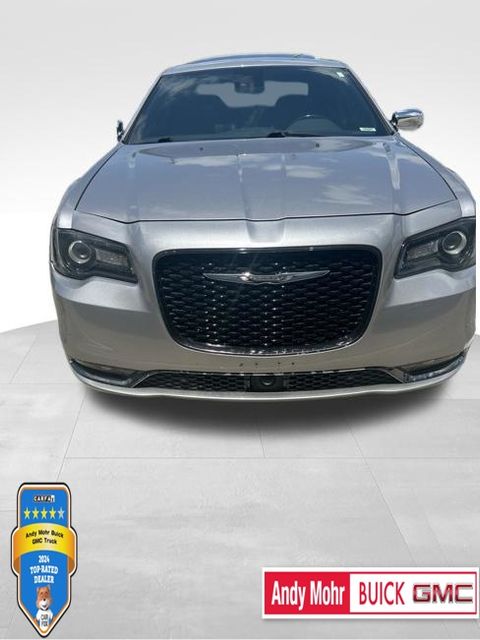 Billet Silver Metallic Clearcoat 2018 Chrysler 300 Sedan Rear-Wheel Drive 8-Speed Automatic