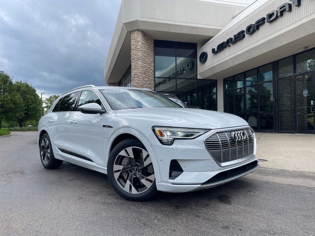 2023 Audi e-tron 95 kWh Premium Plus quattro's photo