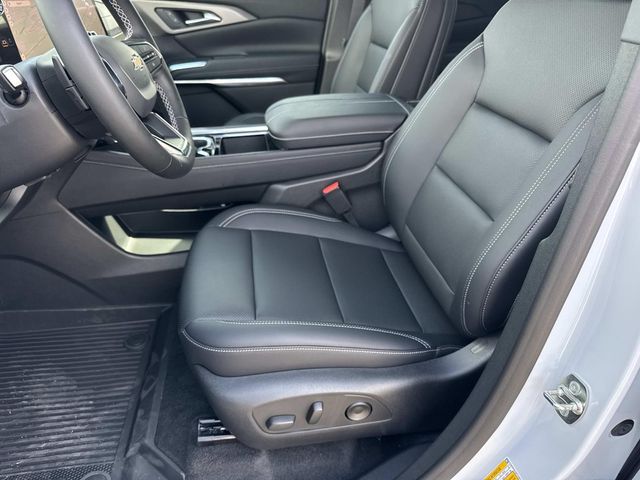 2026 Chevrolet Traverse LT White at Ross Downing Buick GMC