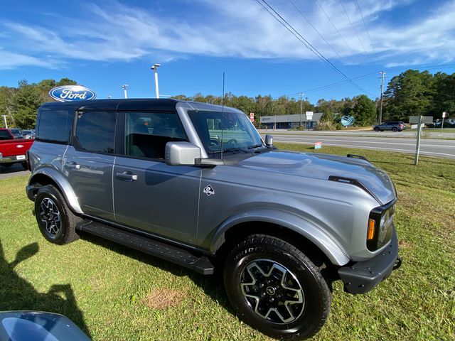 2024 Ford Bronco Outer Banks 4