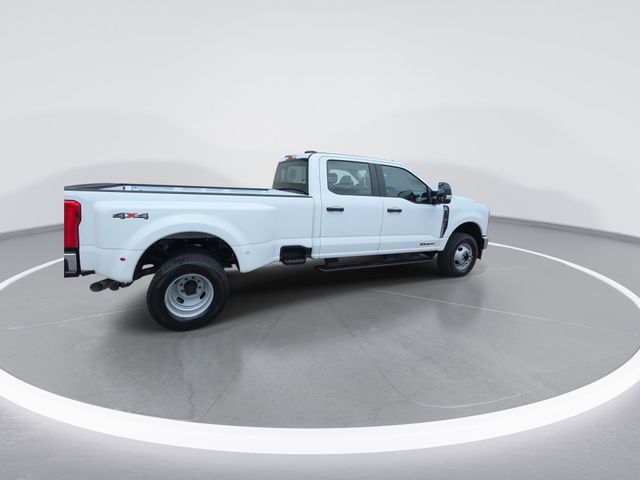 New 2026 Oxford White Ford F-350® XL image 9