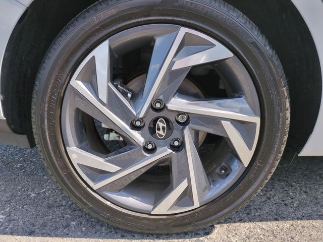 used 2025 Hyundai Elantra Hybrid car, priced at $23,900