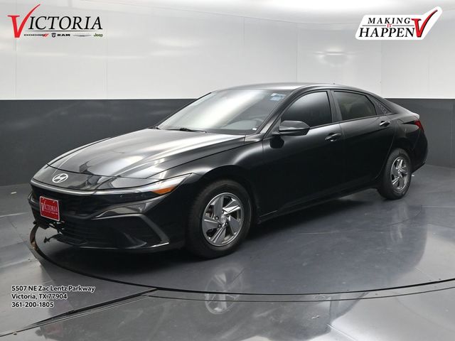 2024 Hyundai Elantra SE Black at DeMontrond Auto Country