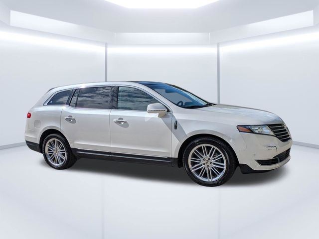White Platinum Clearcoat Metallic 2018 Lincoln MKT Reserve AWD SUV / Crossover All-Wheel Drive 6-Speed Automatic
