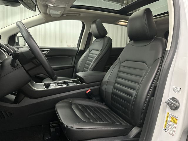 Used 2020 White Ford SEL image 16