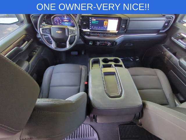 Used 2023 White Chevrolet LT image 33