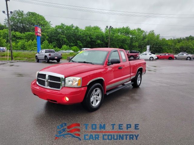 Flame Red 2007 Dodge Dakota SLT Club Cab 4WD RWD Pickup Truck Four-Wheel Drive 4-Speed Automatic