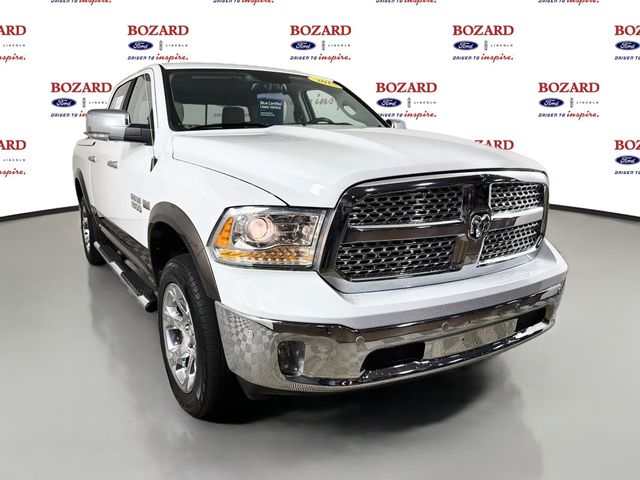 2018 RAM 1500 Blanco (Bright White Clearcoat) Camioneta Todo terreno 8 velocidades Automática