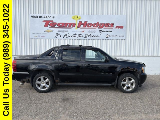 2013 Chevrolet Avalanche LT Black Diamond Edition 4WD