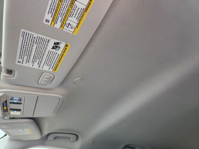 2025 Ford Explorer Active photo