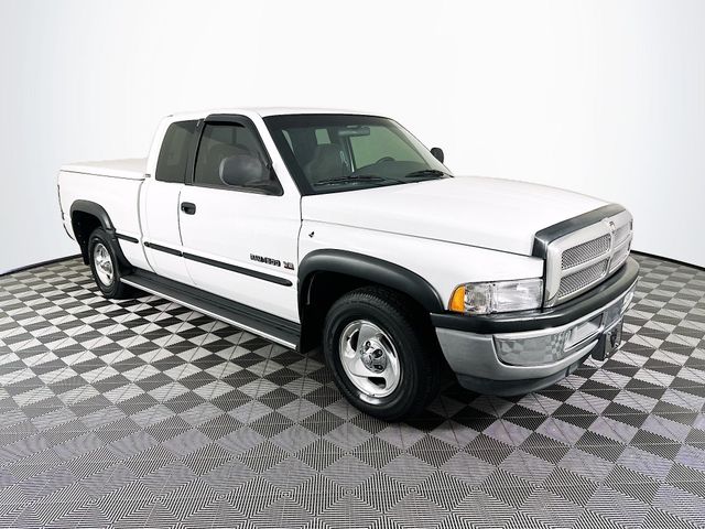 Bright White Clear Coat 1998 Dodge RAM 1500 Pickup Truck 4-Speed Automatic