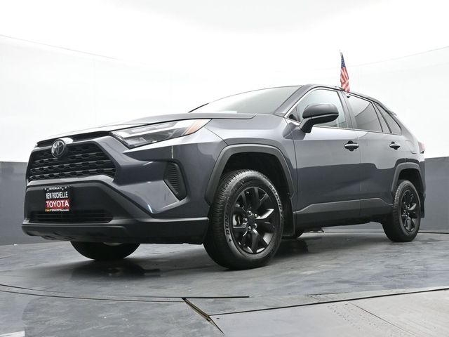 2024 Toyota RAV4 LE 32