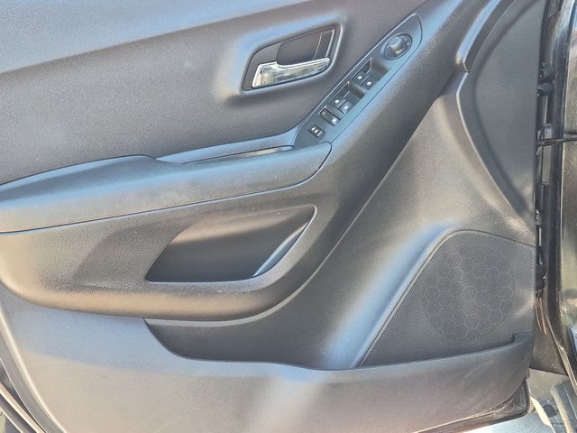 2019 Chevrolet Trax - Image 14